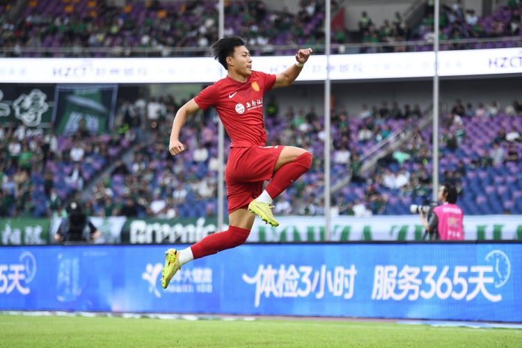 杜月徵专访:出场时间重于待遇 范总亲赴西班牙邀约