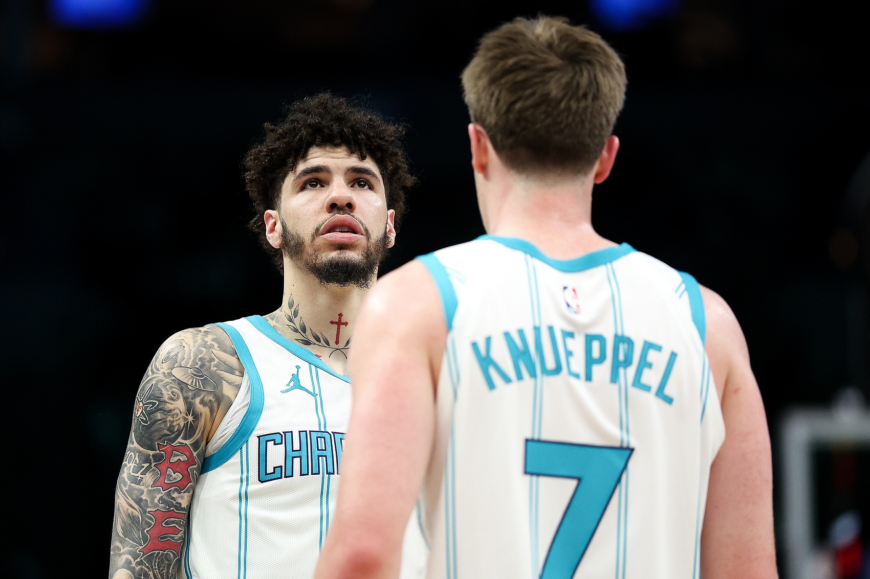 詹姆斯播客点评东部附加赛 点出黄蜂近期强势关键