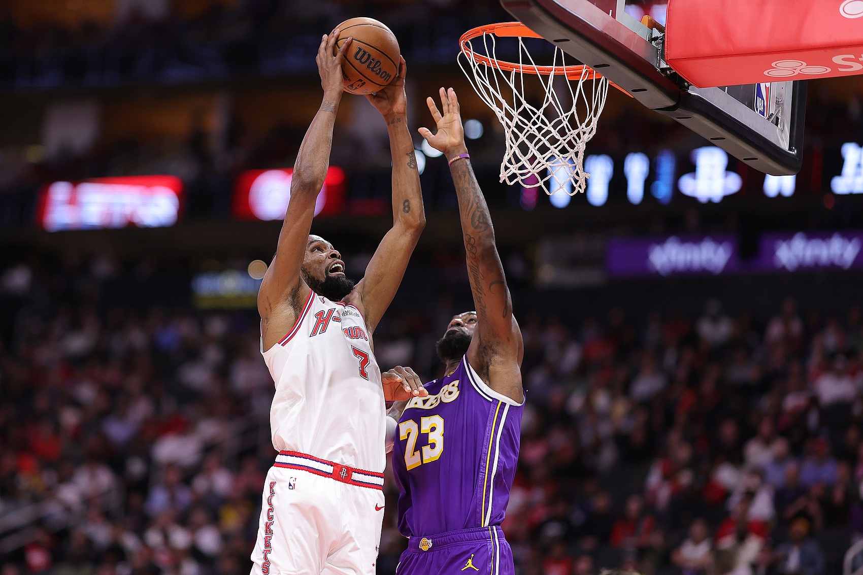 詹杜季后赛四度对决 湖人伤病潮下迎战火箭