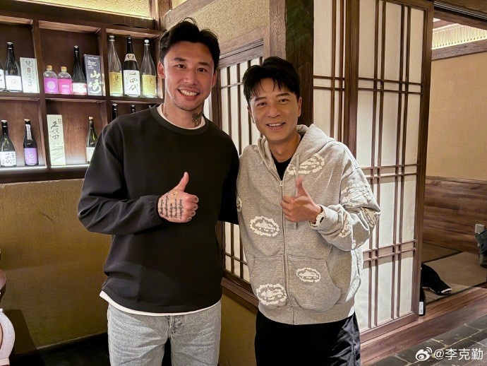 李克勤上海工作间隙会张琳芃：合影忆恒大岁月