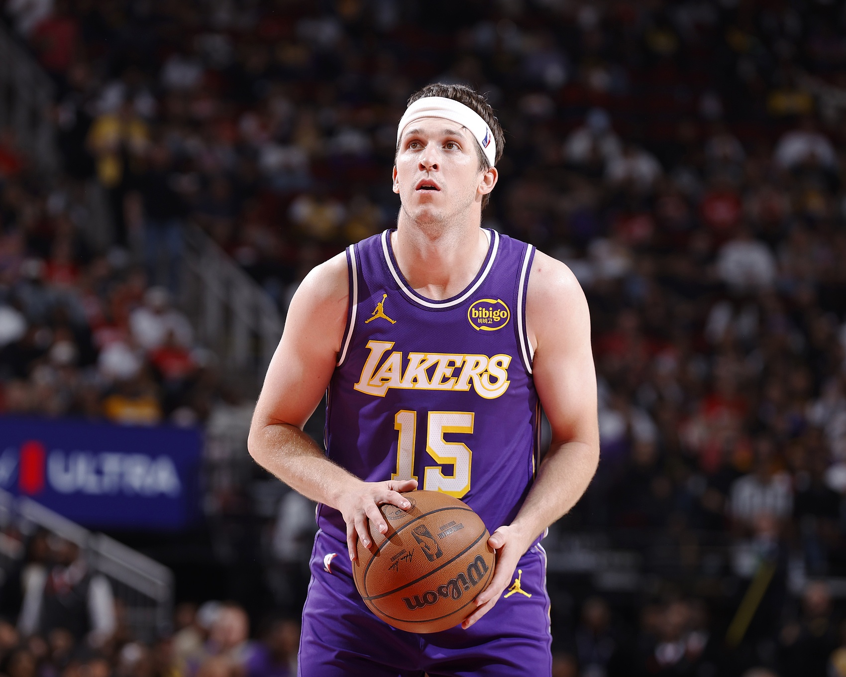 半场0分触发变阵，里夫斯替换肯纳德先发出战下半场