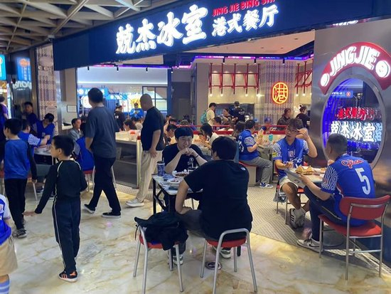 申花主场球市数据:场均2.8万人,周边销售破千万,五年增长五倍 申花主场球市数据:场均2.8万人,周边销售破千万,五年增长五倍