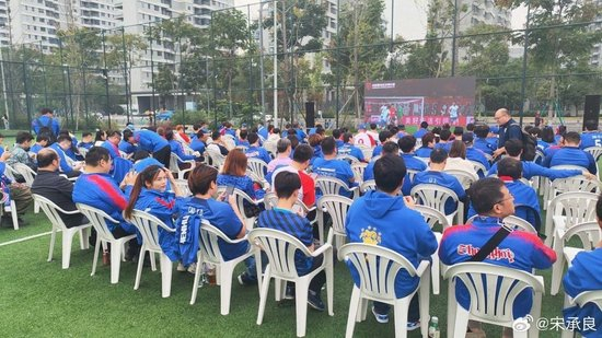 梭鱼湾两场近满座创中超上座纪录 大连英博模式能否推广成焦点 梭鱼湾两场近满座创中超上座纪录 大连英博模式能否推广成焦点