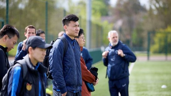 足协青训教练团完成三周英超进修 于海曝训练对标实战