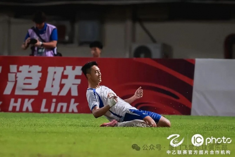 刘子铭双响领跑射手榜,厦门飞鹭客胜广州蒲公英升至争冠组第三 刘子铭双响领跑射手榜,厦门飞鹭客胜广州蒲公英升至争冠组第三