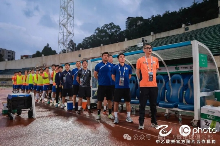 刘子铭双响领跑射手榜,厦门飞鹭客胜广州蒲公英升至争冠组第三 刘子铭双响领跑射手榜,厦门飞鹭客胜广州蒲公英升至争冠组第三